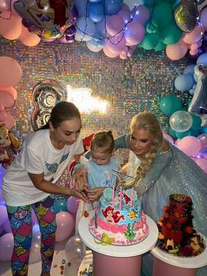 Party photo 19